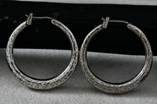 Load image into Gallery viewer, Sterling Silver Hammered Circle Hoop Snap Closure Earrings