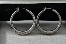 Load image into Gallery viewer, Sterling Silver Hammered Circle Hoop Snap Closure Earrings
