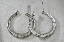 Load image into Gallery viewer, Sterling Silver Hammered Circle Hoop Snap Closure Earrings