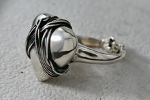 Load image into Gallery viewer, Sergio Bustamante Sterling Silver Wrapped Wire Puffy Heart Ring Size 6.5