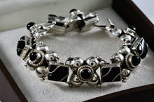 Load image into Gallery viewer, Mexico Silver Twist Rope Wrapped Rectangle Black Onyx Bead Link Clasp 7" Bracelet