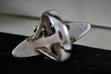 Load image into Gallery viewer, Native American Zuni Elongated Oval Turquoise Pearl Onyx Inlay Ring Size 6.5