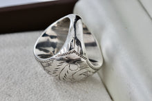 Load image into Gallery viewer, Sterling Silver Thailand Large Etched Inlay Dome Ring Size 6