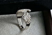 Load image into Gallery viewer, Lisa Lee Creations Vintage Sterling Silver Flying Eagle Bird Signed LLC Ring Size 6.5