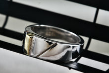 Load image into Gallery viewer, Vintage Taxco Mexico 10K Gold & Silver Band Ring Size 7