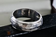Load image into Gallery viewer, Vintage Sterling Silver Mens Large Hammered Spinner Ring Size 11.5