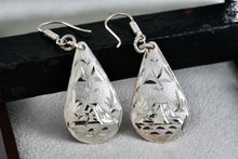 Load image into Gallery viewer, Hecho En Mexico Silver Large Dangle Teardrop Island Themed Etched Earrings