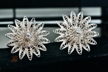 Load image into Gallery viewer, Vintage Silver Filigree Flower Burst Screw-back Clip-On Earrings
