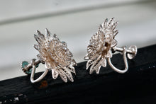 Load image into Gallery viewer, Vintage Silver Filigree Flower Burst Screw-back Clip-On Earrings