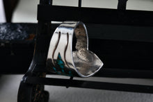 Load image into Gallery viewer, Native American Silver Turquoise Chip Inlay Thunderbird Spoon Ring Size 5