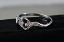 Load image into Gallery viewer, Sterling Silver Man in The Moon Shooting Star Stacking Ring Size 7