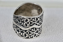 Load image into Gallery viewer, Sterling Silver ISRAEL Eternal Tree Extra Extra Wide Bade Ring Size 8.5