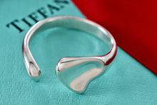 Load image into Gallery viewer, Tiffany & Co. Elsa Peretti Silver Full Heart Ring