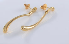 Load image into Gallery viewer, Tiffany & Co. Elsa Peretti 18K Gold Elongated Teardrop Dangle Earrings