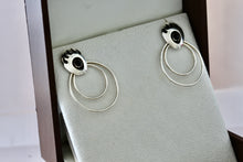 Load image into Gallery viewer, Vintage Native American Navajo Onyx Cabochon Bear Paw Double Hoop Earrings