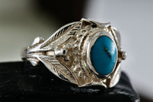 Load image into Gallery viewer, Sterling Silver Oval Turquoise Greek Goddess Ring Size 5