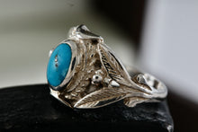 Load image into Gallery viewer, Sterling Silver Oval Turquoise Greek Goddess Ring Size 5