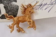 Load image into Gallery viewer, Dan Levin 1979 Handmade "Guardian of the Glen" Pegasus Unicorn Horse 18Kt. Gold Pendant