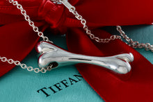 Load image into Gallery viewer, Tiffany & Co. Elsa Peretti Silver Large Dog Bone Pendant 16" Thick Chain Necklace