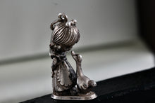 Load image into Gallery viewer, 1981 Precious Moments &quot;A Joyful Noise&quot; Jonathan &amp; David Enesco Pewter Pendant
