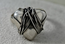 Load image into Gallery viewer, Sergio Bustamante Sterling Silver Wrapped Wire Puffy Heart Ring Size 6.5
