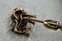 Load image into Gallery viewer, Vintage 14KT. Yellow Gold Lion Pin Brooch
