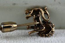 Load image into Gallery viewer, Vintage 14KT. Yellow Gold Lion Pin Brooch
