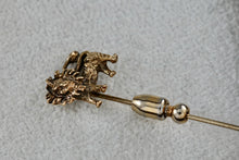 Load image into Gallery viewer, Vintage 14KT. Yellow Gold Lion Pin Brooch
