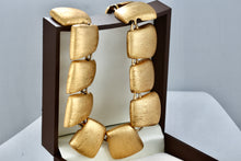 Load image into Gallery viewer, Anne Klein Large Gold Tone Cushion Link Toggle 16&quot; Choker Necklace
