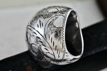 Load image into Gallery viewer, Sterling Silver Thailand Large Etched Inlay Dome Ring Size 6
