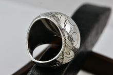 Load image into Gallery viewer, Sterling Silver Thailand Large Etched Inlay Dome Ring Size 6
