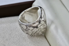 Load image into Gallery viewer, Sterling Silver Thailand Large Etched Inlay Dome Ring Size 6
