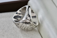 Load image into Gallery viewer, Sterling Silver Thailand Large Etched Inlay Dome Ring Size 6
