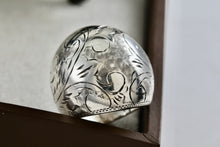 Load image into Gallery viewer, Sterling Silver Thailand Large Etched Inlay Dome Ring Size 6
