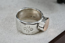 Load image into Gallery viewer, Signed Silver &amp; 14K Gold Hammered Signet Floral Etched Wide Band Ring Size 7
