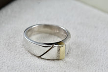 Load image into Gallery viewer, Vintage Taxco Mexico 10K Gold &amp; Silver Band Ring Size 7
