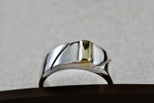 Load image into Gallery viewer, Vintage Taxco Mexico 10K Gold &amp; Silver Band Ring Size 7
