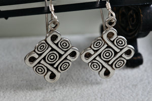 Vintage Sterling Silver Tik Tac Toe Swirl Square Dangle Earrings