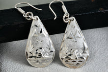 Load image into Gallery viewer, Hecho En Mexico Silver Large Dangle Teardrop Island Themed Etched Earrings
