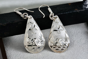 Hecho En Mexico Silver Large Dangle Teardrop Island Themed Etched Earrings