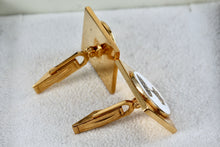 Load image into Gallery viewer, Vintage Delmas Gold Tone &quot;Lo Cup Match&quot; Goblet Cup Rectangle Cufflinks
