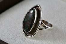 Load image into Gallery viewer, Native American Sterling Silver Green Malachite Avocado Stone Handmade Ring Size 8
