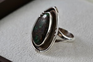 Native American Sterling Silver Green Malachite Avocado Stone Handmade Ring Size 8