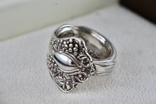 Load image into Gallery viewer, 1947 Rogers Bros Silver XS Triple Handmade Spoon Ring Size 8
