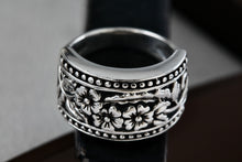Load image into Gallery viewer, Sterling Silver Floral Filigree Flowers Wide Band Ring Size 7.5
