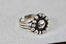 Load image into Gallery viewer, Sterling Silver Handmade Flower Bead Ring Size 5.5
