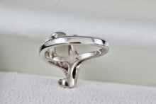 Load image into Gallery viewer, Sterling Silver Letter &quot;Y&quot; Signet Ring Size 6.5
