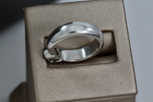 Load image into Gallery viewer, Tiffany &amp; Co. Platinum Engagement Diamond Ring
