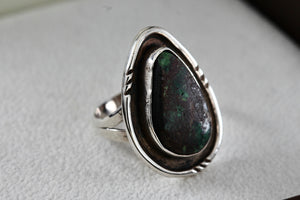 Native American Sterling Silver Green Malachite Avocado Stone Handmade Ring Size 8