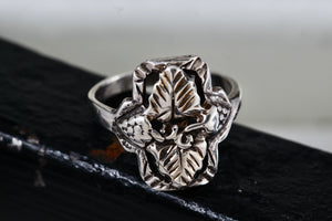 Black Hills Sterling Silver Leaf Ring Signed SV Size 3.5